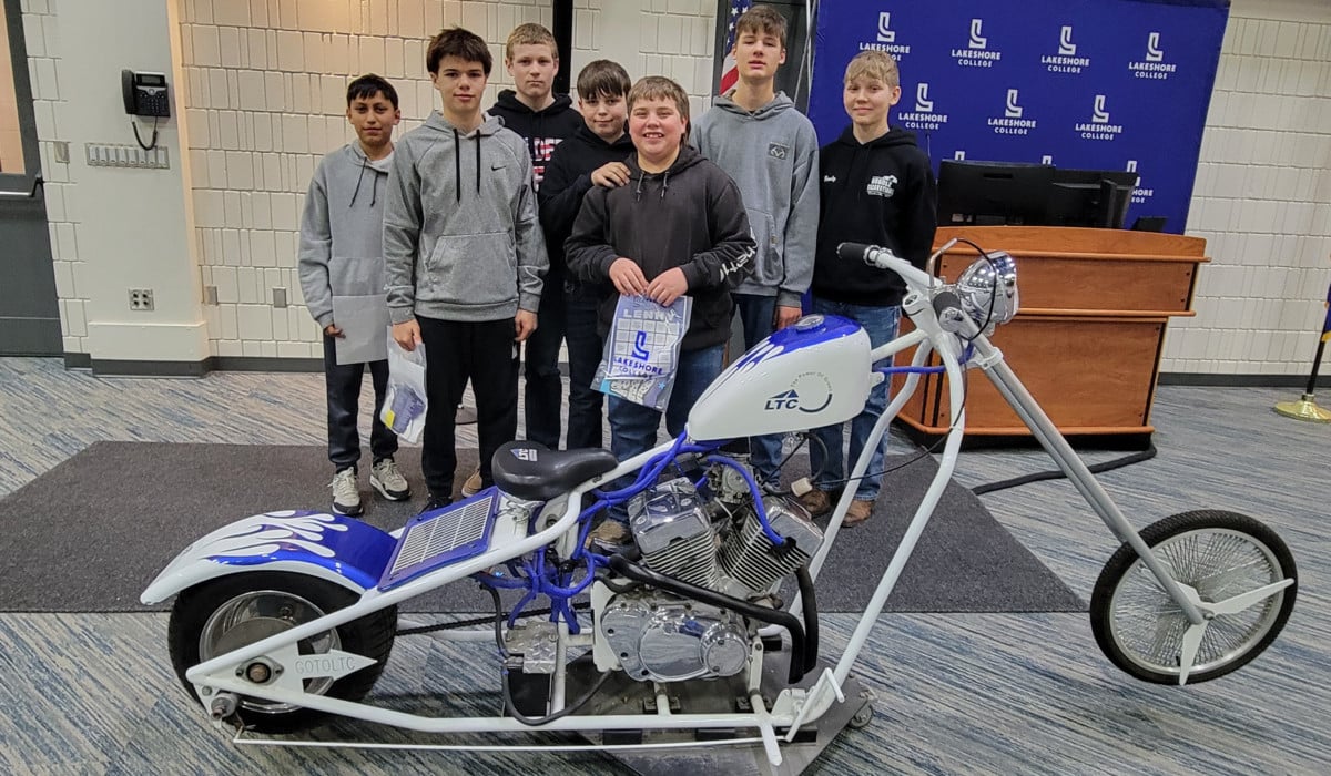 Eighth Grade Field Trip to LTC